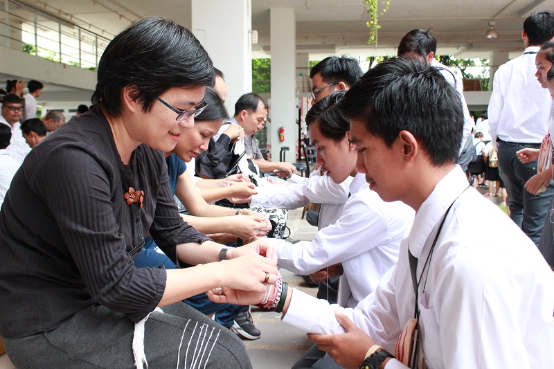 พิธีไหว้ครูและครอบครู ประจำปีการศึกษา 2560