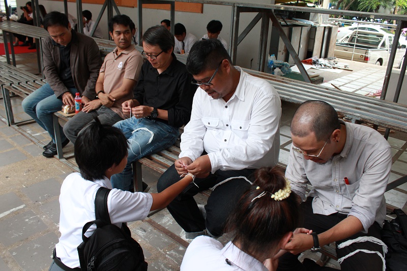 พิธีไหว้ครูและครอบครู ประจำปีการศึกษา 2560
