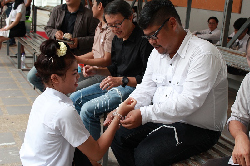 พิธีไหว้ครูและครอบครู ประจำปีการศึกษา 2560