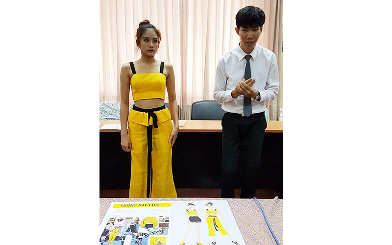 นิสิตคว้ารางวัลออกแบบเครื่องแต่งกายแบบเครื่อง แต่งกายชุดผ้าไทย ผ้าถิ่น จังหวัดพิษณุโลก ประจำปี 2560