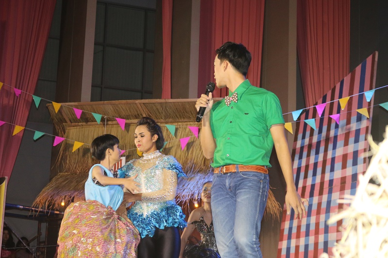 มนต์รักถาปัตย์ ครั้งที่ 8 : ตอนวันเด้อแลนด์ แดนซ์สะเดิด