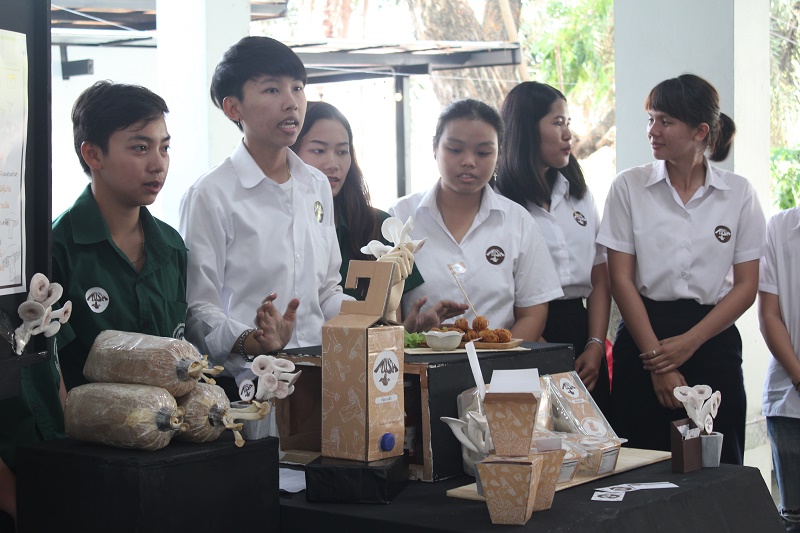 คณะสถาปัตยกรรมศาสตร์ มหาวิทยาลัยนเรศวร ร่วมกับ คณะเกษตรศาสตร์ทรัพยากรธรรมชาติและสิ่งแวดล้อม ร่วมกันจัดการเรียนการสอนแบบบูรณาการภายใต้โจทย์ Smart Farmer 