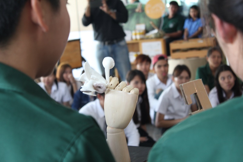 คณะสถาปัตยกรรมศาสตร์ มหาวิทยาลัยนเรศวร ร่วมกับ คณะเกษตรศาสตร์ทรัพยากรธรรมชาติและสิ่งแวดล้อม ร่วมกันจัดการเรียนการสอนแบบบูรณาการภายใต้โจทย์ Smart Farmer 