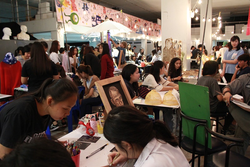 ถนนศิลปะ Street Art ครั้งที่ ๓  : Art Junk ได๋? 