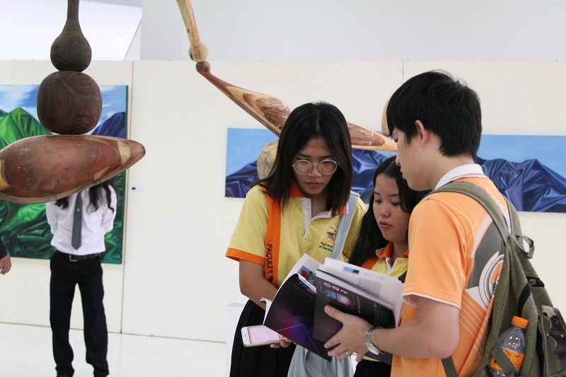 นิทรรศการจัดแสดงผลงานศิลปะนิพนธ์ของนิสิตชั้นปีที่ 4 สาขาวิชาออกแบบทัศนศิลป์ ปีการศึกษา 2560