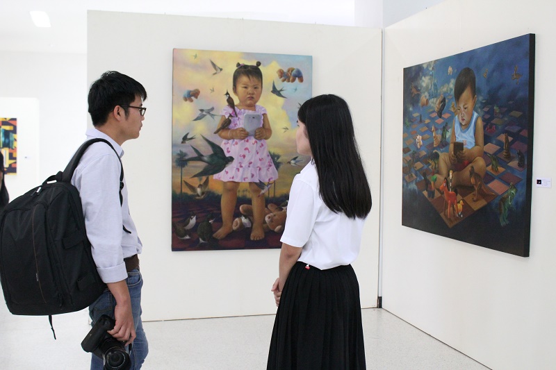 นิทรรศการจัดแสดงผลงานศิลปะนิพนธ์ของนิสิตชั้นปีที่ 4 สาขาวิชาออกแบบทัศนศิลป์ ปีการศึกษา 2560