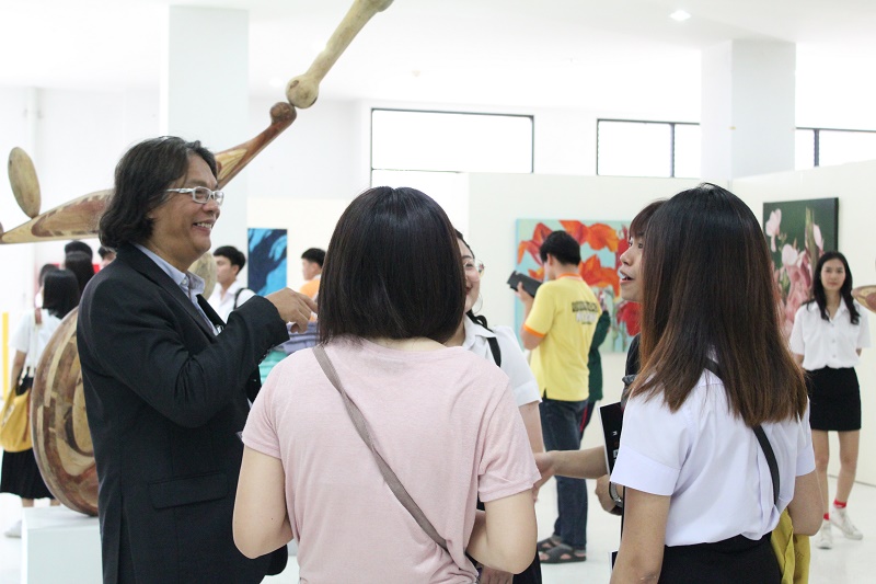 นิทรรศการจัดแสดงผลงานศิลปะนิพนธ์ของนิสิตชั้นปีที่ 4 สาขาวิชาออกแบบทัศนศิลป์ ปีการศึกษา 2560