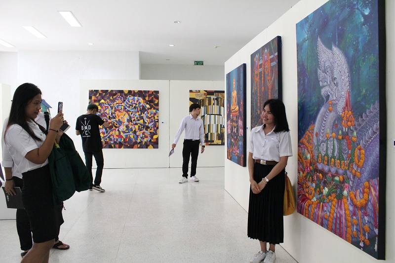 นิทรรศการจัดแสดงผลงานศิลปะนิพนธ์ของนิสิตชั้นปีที่ 4 สาขาวิชาออกแบบทัศนศิลป์ ปีการศึกษา 2560