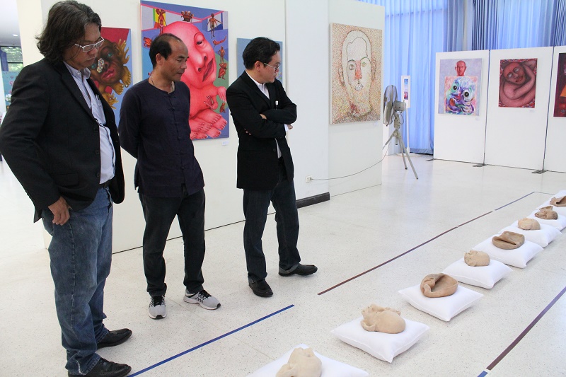 นิทรรศการศิลปกรรม การสร้างสรรค์งานทัศนศิลป์ “มนุษย์กับวาทกรรม”