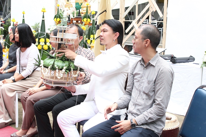 ไหว้ครูและครอบครูประจำปีการศึกษา 2561