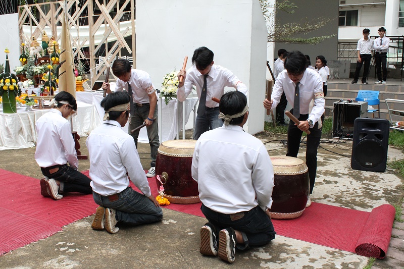 ไหว้ครูและครอบครูประจำปีการศึกษา 2561