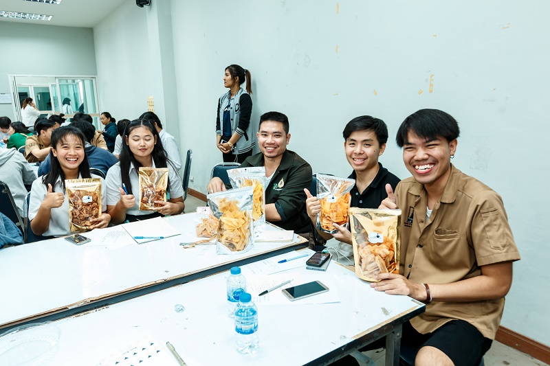 นิสิตสาขาออกแบบผลิตภัณฑ์และบรรจุภัณฑ์ ร่วมโครงการ workshop ค่ายศิลปะโตโยต้า ( Toyota Art Camp )