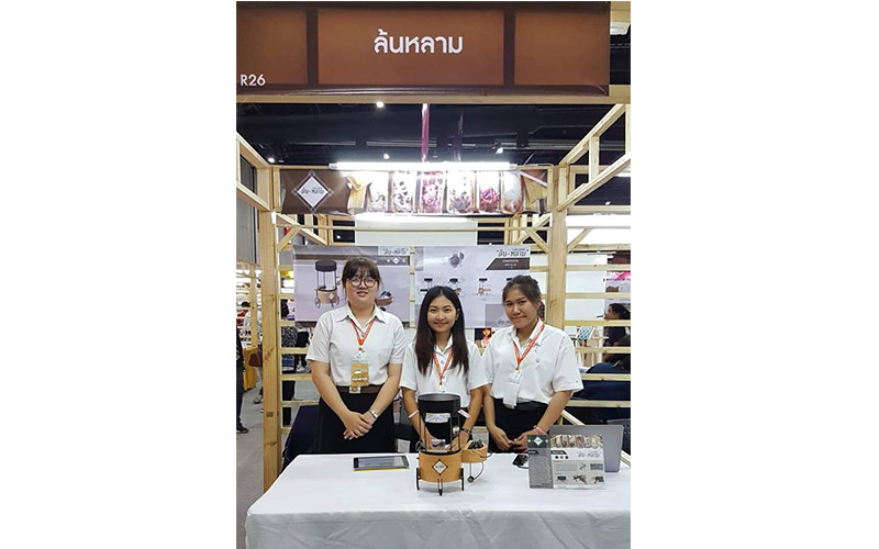 นิสิตคณะสถาปัตยกรรมศาสตร์ มหาวิทยาลัยนเรศวร คว้ารางวัลรองชนะเลิศอันดับ 1 และรางวัลรองชนะเลิศอันดับ 2  ประกวดออกแบบรถเข็น โครงการ "Innovations for Street food" 