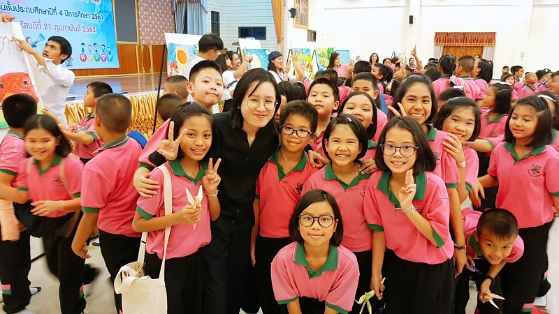 คณาจารย์และนิสิตภาควิชาศิลปะและการออกแบบ ร่วมสอนศิลปะและความคิดสร้างสรรค์ให้กับนักเรียนโรงเรียนอนุบาลพิษณุโลก