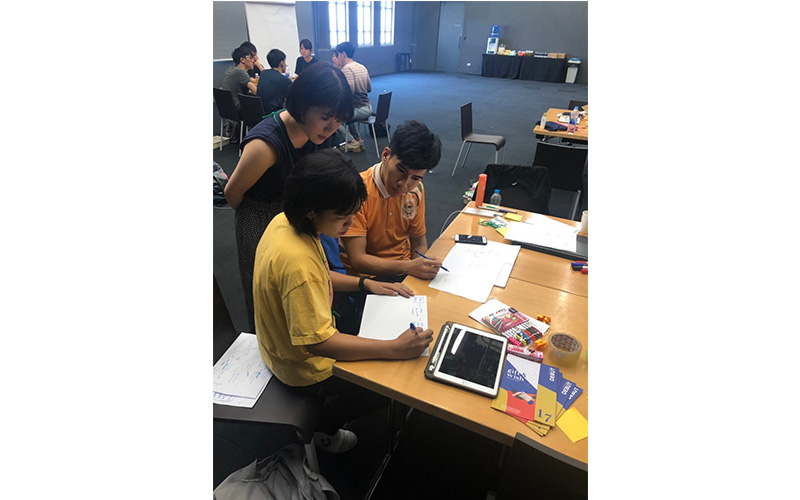 นิสิตสาขาสาขาออกแบบผลิตภัณฑ์และบรรจุภัณฑ์ เข้าร่วมกิจกรรม Service Design  Workshop หัวข้อ “Future Forward”