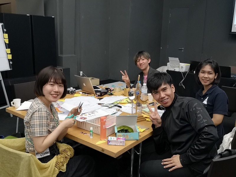 นิสิตสาขาสาขาออกแบบผลิตภัณฑ์และบรรจุภัณฑ์ เข้าร่วมกิจกรรม Service Design  Workshop หัวข้อ “Future Forward”