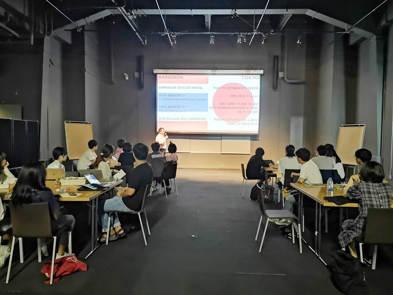 นิสิตสาขาสาขาออกแบบผลิตภัณฑ์และบรรจุภัณฑ์ เข้าร่วมกิจกรรม Service Design  Workshop หัวข้อ “Future Forward”
