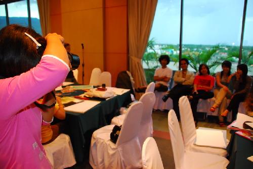 โครงการสัมนาเชิงปฏิบัติการ การออกแบบผลิตภัณฑ์จากผ้าขาวม้า (DIP Innovation &amp; Design 2008)