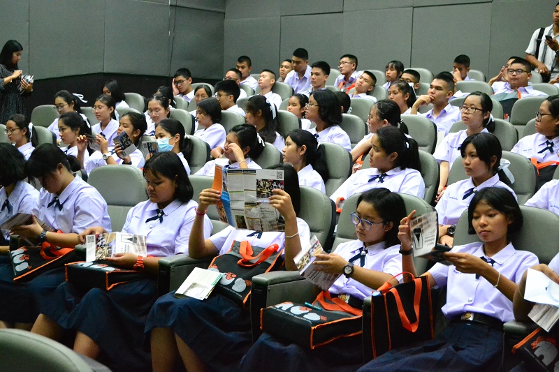 นักเรียนชั้นมัธยมศึกษาตอนปลายชั้นปีที่ 4 โรงเรียนมัธยมสาธิตมหาวิทยาลัยนเรศวร จากโครงการ วมว. ประจำปีการศึกษา 2562 เข้าเยี่ยมชมคณะสถาปัตยกรรมศาสตร์ มหาวิทยาลัยเนรศวร