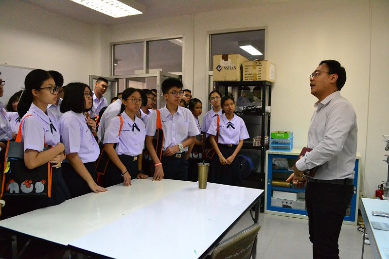 นักเรียนชั้นมัธยมศึกษาตอนปลายชั้นปีที่ 4 โรงเรียนมัธยมสาธิตมหาวิทยาลัยนเรศวร จากโครงการ วมว. ประจำปีการศึกษา 2562 เข้าเยี่ยมชมคณะสถาปัตยกรรมศาสตร์ มหาวิทยาลัยเนรศวร