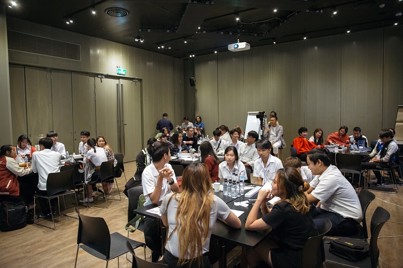 นิสิตสาขาวิชาสถาปัตยกรรม คณะสถาปัตยกรรมศาสตร์ ม.นเรศวร ได้รับรางวัลชมเชย การประกวด Story Board เพื่อผลิตหนังสั้น ในหัวข้อ “โลกเปลี่ยนไป ต้องวางแผนการเงินยังไง รู้ยัง?
