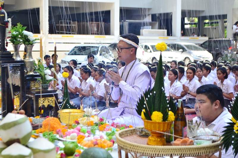 พิธีไหว้ครูและครอบครู ประจำปีการศึกษา 2562
