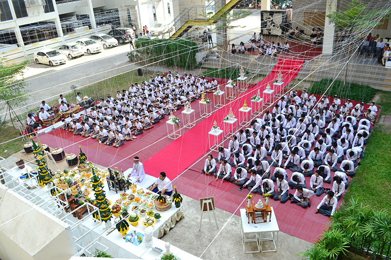 พิธีไหว้ครูและครอบครู ประจำปีการศึกษา 2562