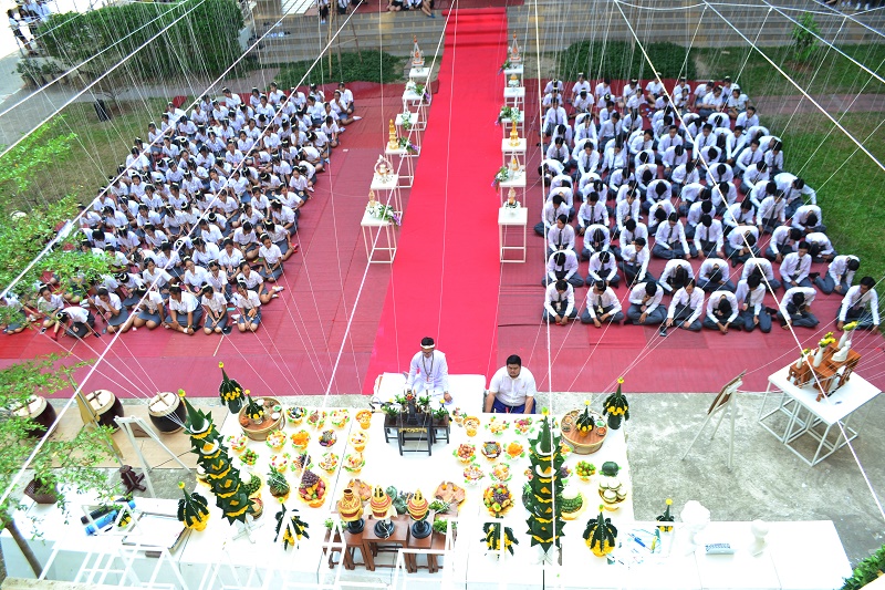 พิธีไหว้ครูและครอบครู ประจำปีการศึกษา 2562