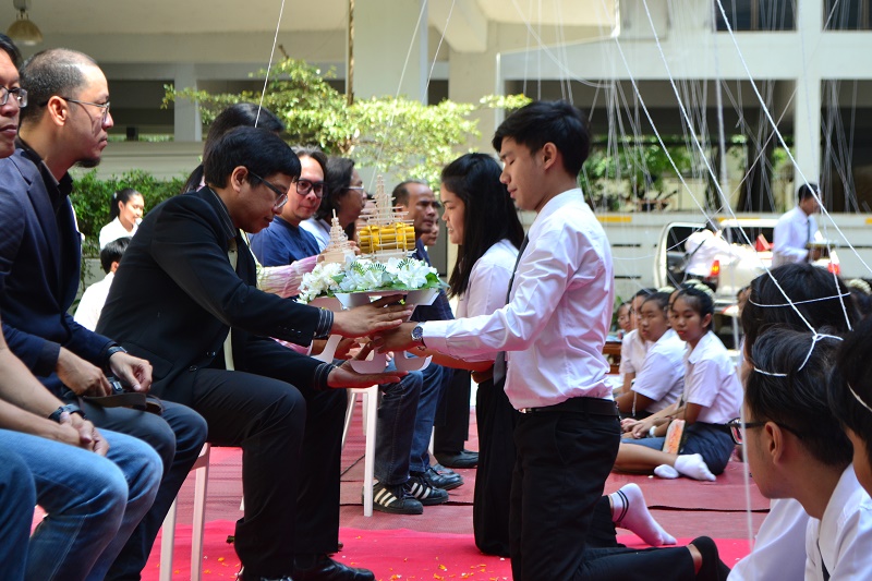 พิธีไหว้ครูและครอบครู ประจำปีการศึกษา 2562