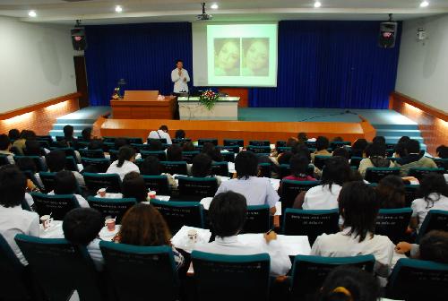 พิธีเปิดโครงการกระจายโอกาศสร้างแหล่งการเรียนรู้ด้านการออกแบบสู่ภูมิภาค miniTCDC