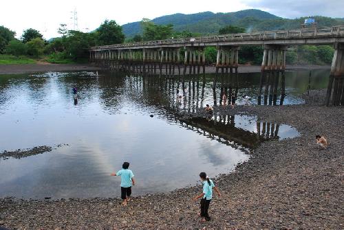 โครงการสัมนาเชิงปฏิบัติการด้านภูมิปัญญาไทยและศิลปกรรมท้องถิ่น ณ โรงเรียนสามเงาวิทยาคม จังหวัดตาก