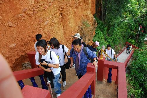 โครงการสัมนาเชิงปฏิบัติการด้านภูมิปัญญาไทยและศิลปกรรมท้องถิ่น ณ โรงเรียนสามเงาวิทยาคม จังหวัดตาก