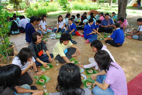 โครงการสัมนาเชิงปฏิบัติการด้านภูมิปัญญาไทยและศิลปกรรมท้องถิ่น ณ โรงเรียนสามเงาวิทยาคม จังหวัดตาก