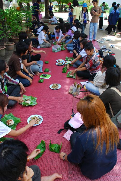 โครงการสัมนาเชิงปฏิบัติการด้านภูมิปัญญาไทยและศิลปกรรมท้องถิ่น ณ โรงเรียนสามเงาวิทยาคม จังหวัดตาก