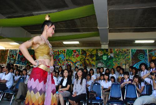 โครงการ มอบความเขียวเป็นของขวัญ (Give It A Green)