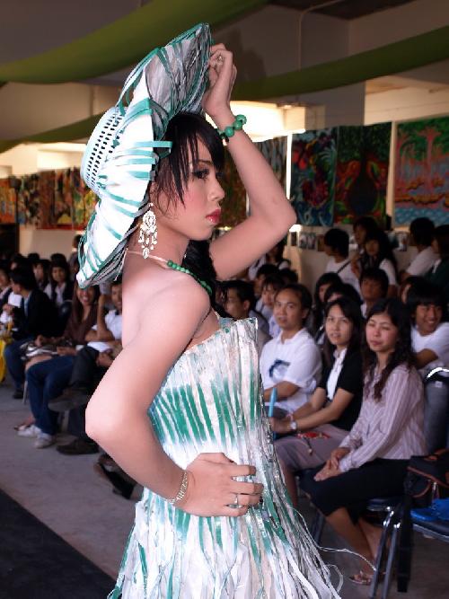 โครงการ มอบความเขียวเป็นของขวัญ (Give It A Green)