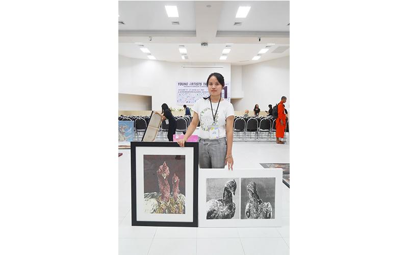 นิสิตสาขาทัศนศิลป์ ม.นเรศวร ได้รับคัดเลือกผลงาน 1 ใน 11 คน เพื่อนำไปจัดแสดงผลงานนิทรรศการและศึกษาดูงานศิลปะ ณ ประเทศสหรัฐอเมริกา ภายใต้โครงการพัฒนาศักยภาพศิลปินรุ่นใหม่ประจำปี2563