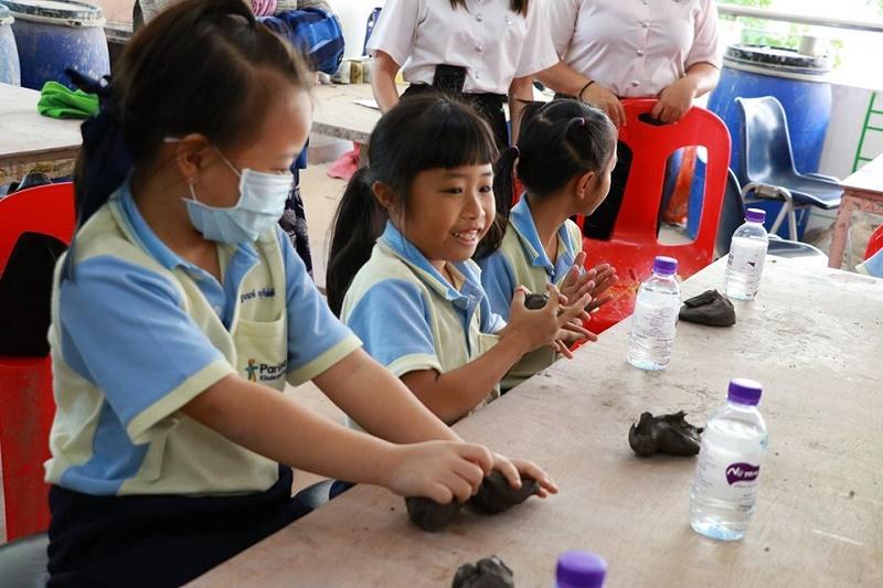 โรงเรียนอนุบาลปาริมา พิษณุโลก ร่วม workshop เรียนรู้เกี่ยวกับเครื่องปั้นดินเผาและเซรามิก 