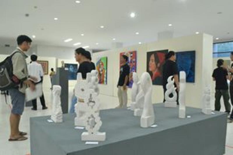 นิทรรศการ “ Little Big Arts” 