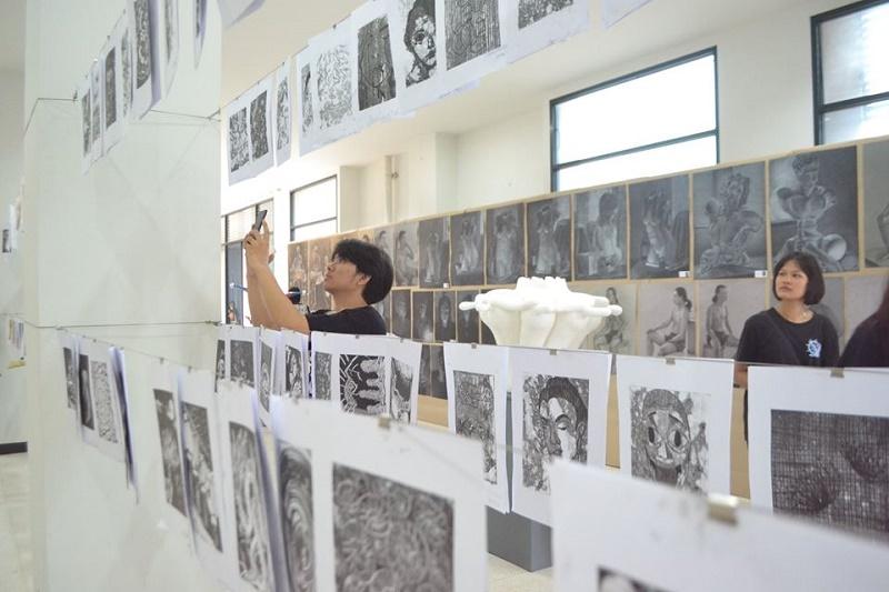 นิทรรศการ “ Little Big Arts” 