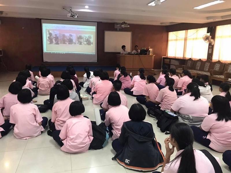 “ชาวศิลป์สอนน้อง”