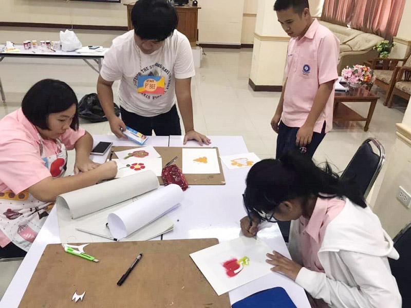 “ชาวศิลป์สอนน้อง”