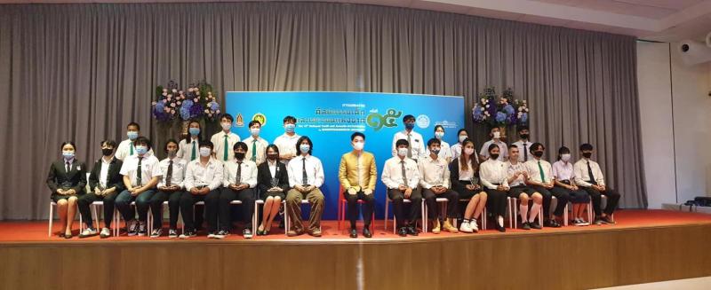 นิสิตสาขาทัศนศิลป์คว้ารางวัลการประกวดศิลปกรรมเด็กและเยาวชนแห่งชาติครั้งที่15 