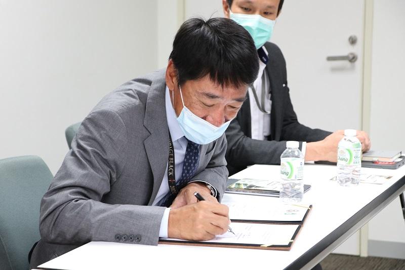 คณะสถาปัตยกรรมศาสตร์ ศิลปะและการออกแบบ มหาวิทยาลัยนเรศวร ร่วมลงนามบันทึกข้อตกลงความร่วมมือทางวิชาการ กับ บริษัท นันทวัน จำกัด และศูนย์ฝึกอบรมไทย โอบายาชิ เทรนนิ่ง เซ็นเตอร์