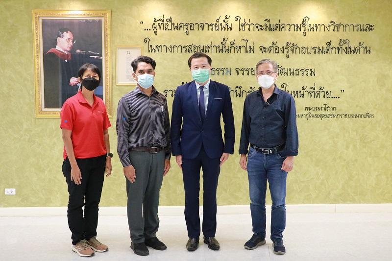 คณะสถาปัตยกรรมศาสตร์ ศิลปะและการออกแบบ มหาวิทยาลัยนเรศวร ร่วมบริจาคเงินสมทบทุนให้กับมูลนิธิโรงพยาบาลมหาวิทยาลัยนเรศวร
