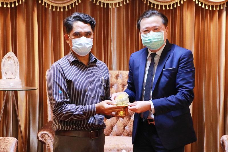 คณะสถาปัตยกรรมศาสตร์ ศิลปะและการออกแบบ มหาวิทยาลัยนเรศวร ร่วมบริจาคเงินสมทบทุนให้กับมูลนิธิโรงพยาบาลมหาวิทยาลัยนเรศวร