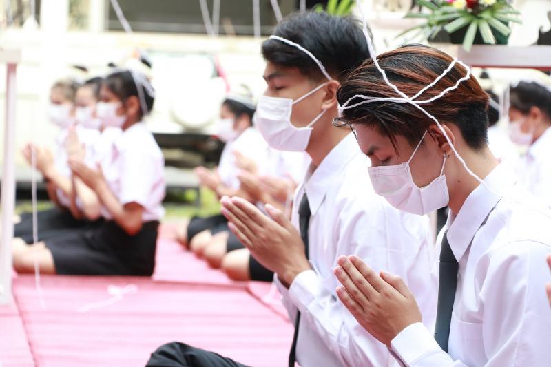 พิธีไหว้ครูและครอบครูประจำปีการศึกษา 2564