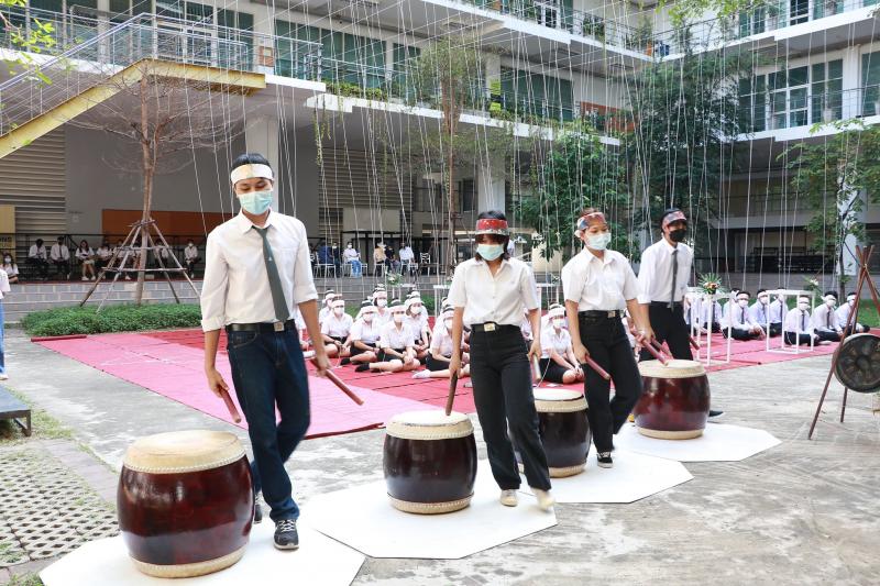 พิธีไหว้ครูและครอบครูประจำปีการศึกษา 2564