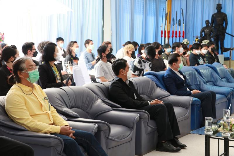 พิธีเปิดการแสดง  วิจิตรศิลป์นิทรรศการ  สามชุดผลงาน  สร้างสรรค์ทัศนศิลป์กวี นิพนธ์ทรรศนะเมธี    ร้อยกรองวจี   สุนทรียรสอลังการ ฯ 