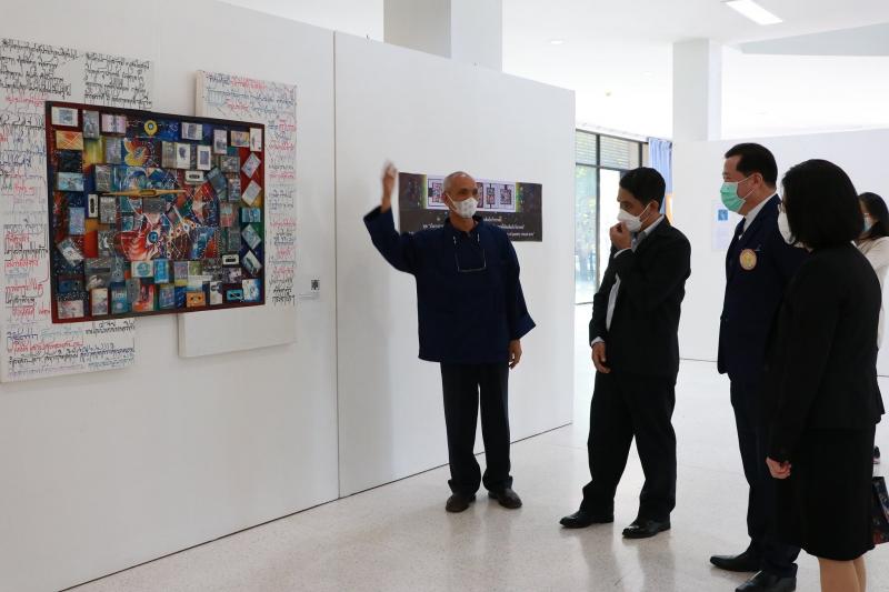 พิธีเปิดการแสดง  วิจิตรศิลป์นิทรรศการ  สามชุดผลงาน  สร้างสรรค์ทัศนศิลป์กวี นิพนธ์ทรรศนะเมธี    ร้อยกรองวจี   สุนทรียรสอลังการ ฯ 
